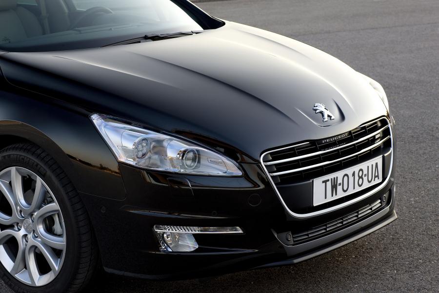  Peugeot 508 SW 2010 года  (фото 10 из 33)